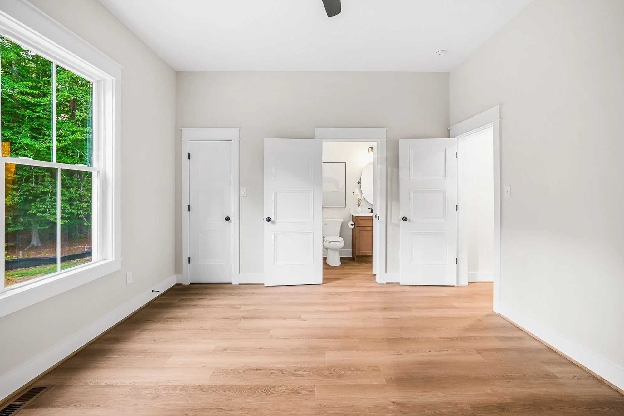 Primary bedroom with en-suite access